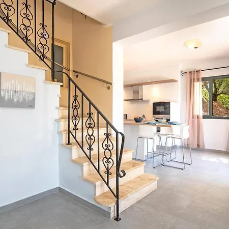 Thalassia By Vilă *