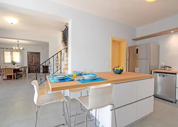 Willa Thalassia By *