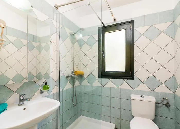 Willa Thalassia By *